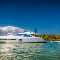 77 Azimut miami 11