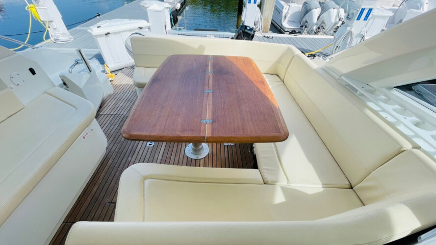 Beneteau Gran Turismo 40 Miami 6