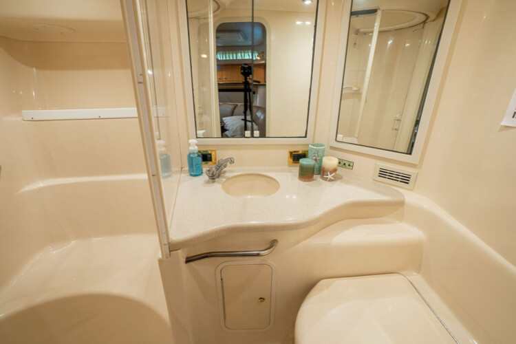 Sea Ray 400 Sundancer Miami 10