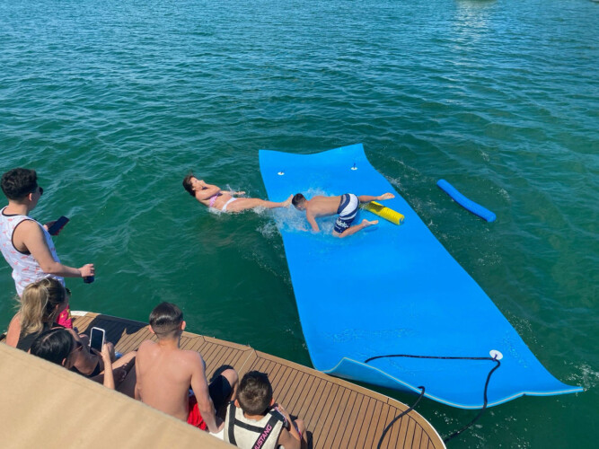 Sea Ray 400 Sundancer Miami 8