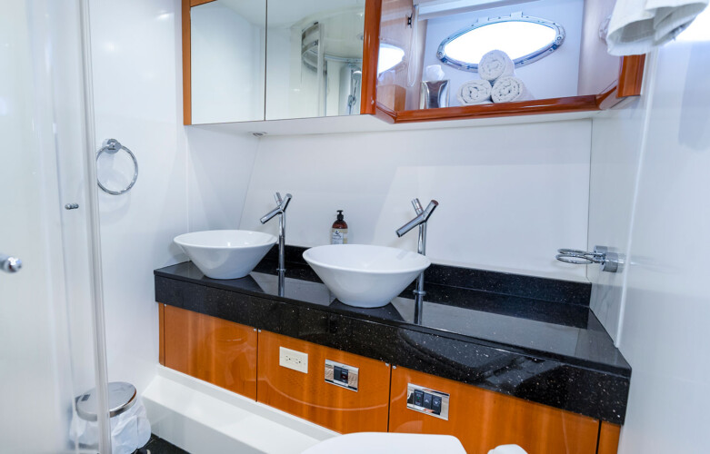 Sunseeker 72 Lion Miami 17